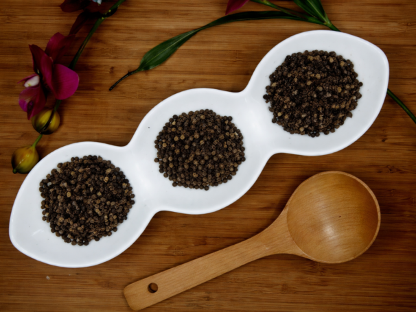 PIEPRZ CZARNY ziarna